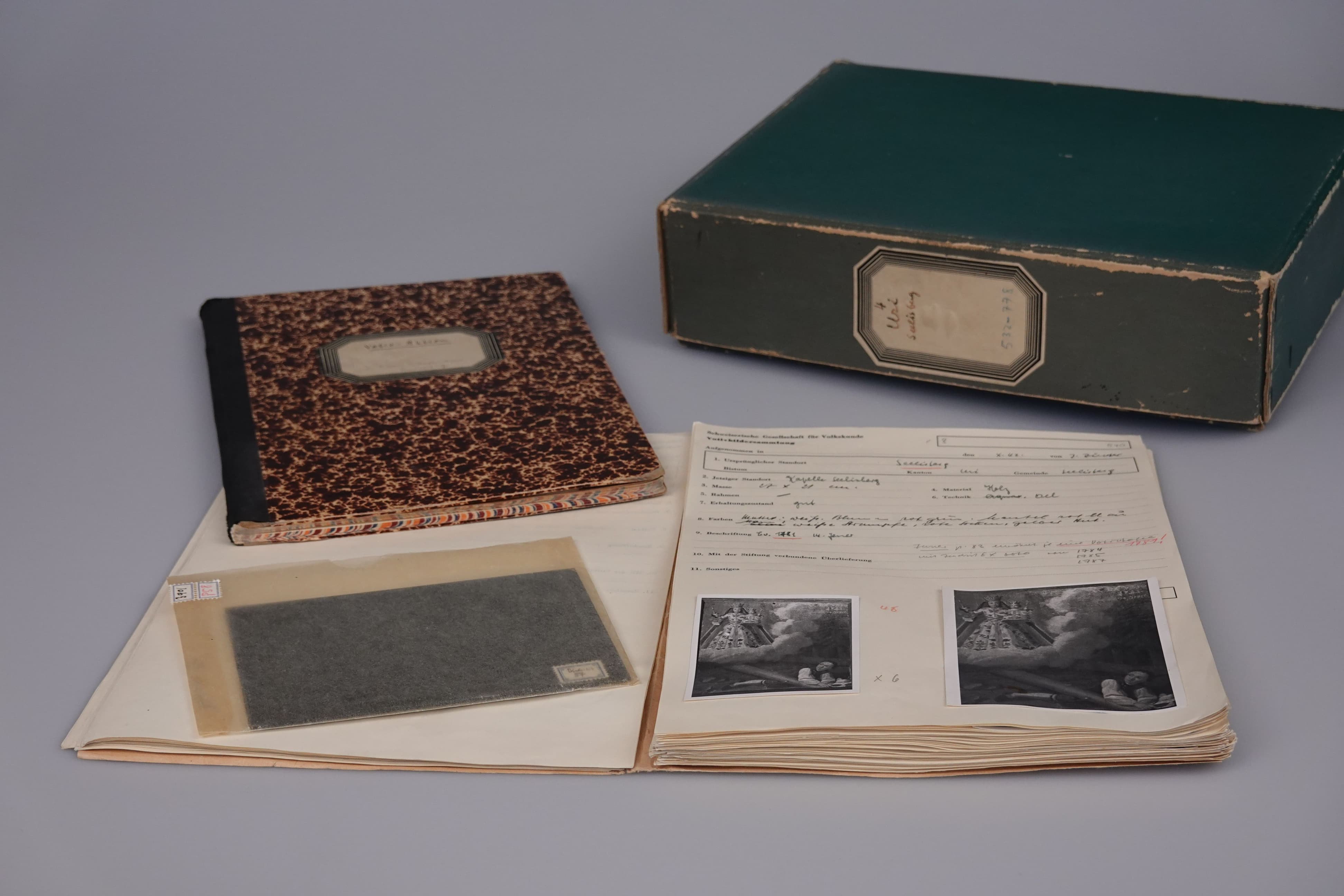 Teile der Votivsammlung Ernst Baumann